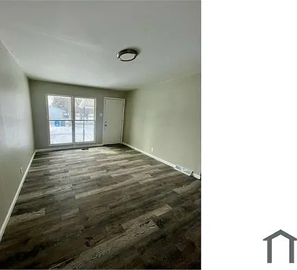 3 bed, 1000 sqft, $1,700 — Photo 3