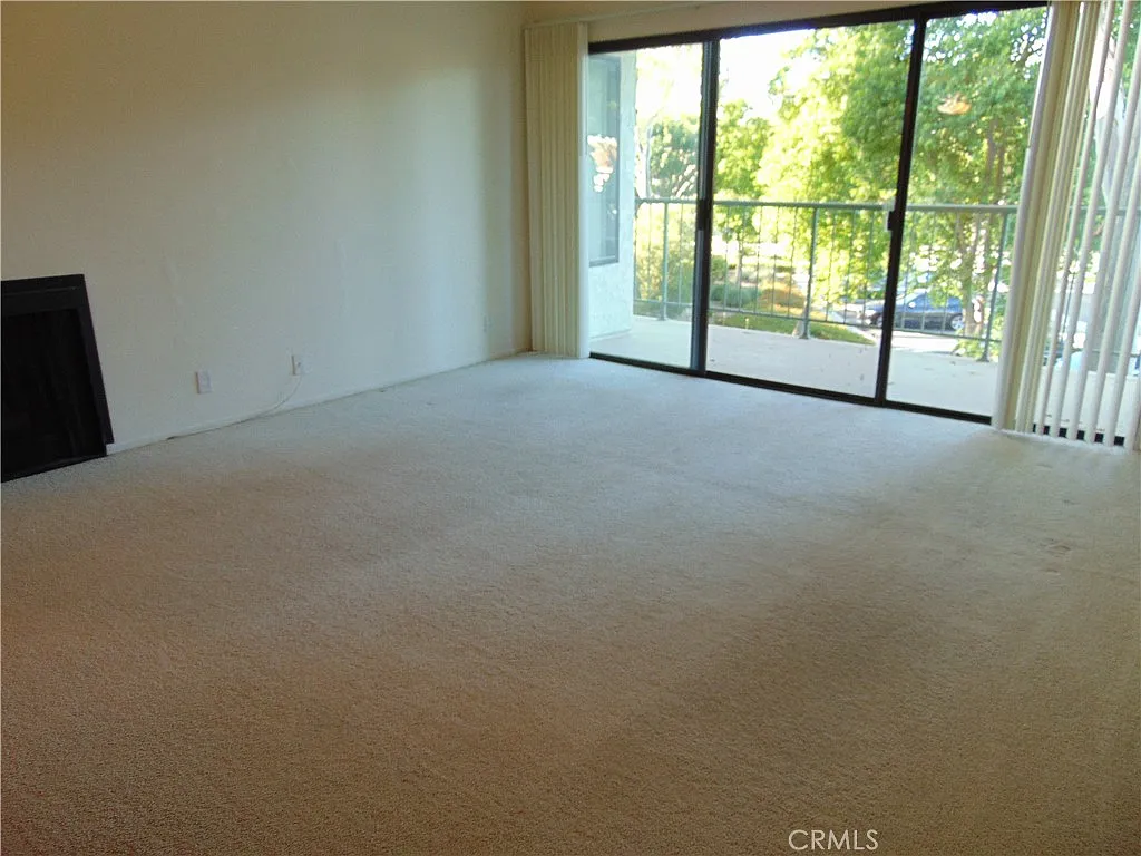 Building Photo - 2203 Apricot