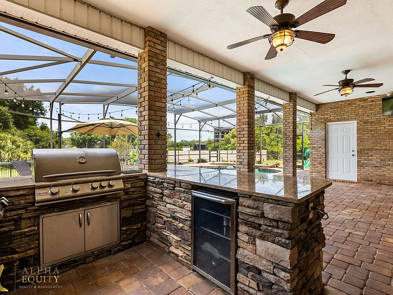 Outdoor Kitchen