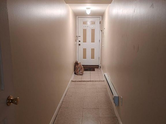 4th image of 20 Trina Ln