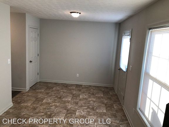 4th image of 1021 Amanda Dr