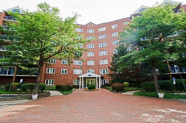 1st image of 6701 N Milwaukee Ave APT 504