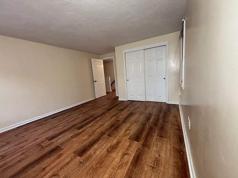 118 Montclair Ave — Photo 8