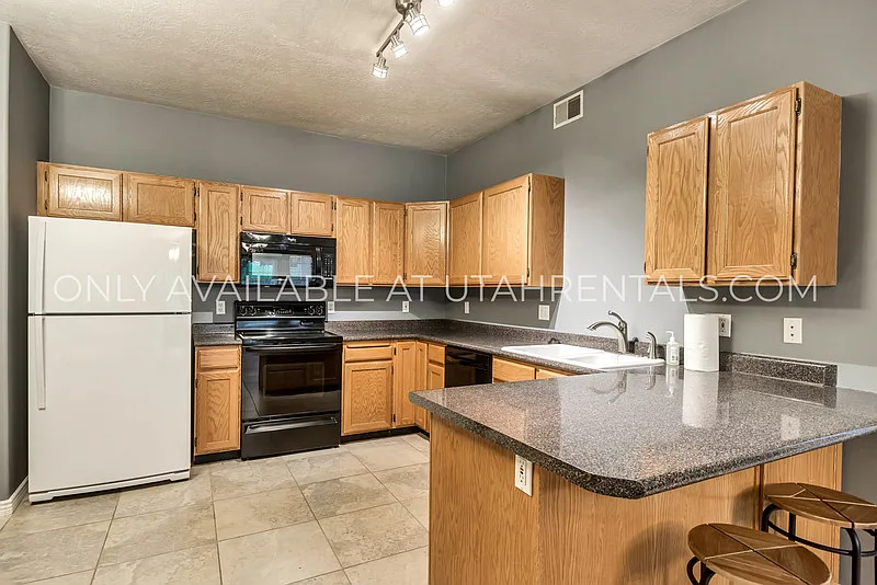 1 bed, 1.0 bath, $550 — Photo 3