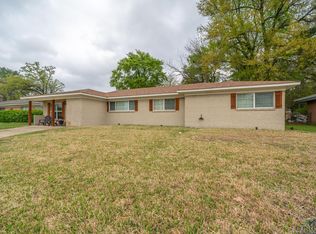 1502 Berry Ln, Longview, TX 75602