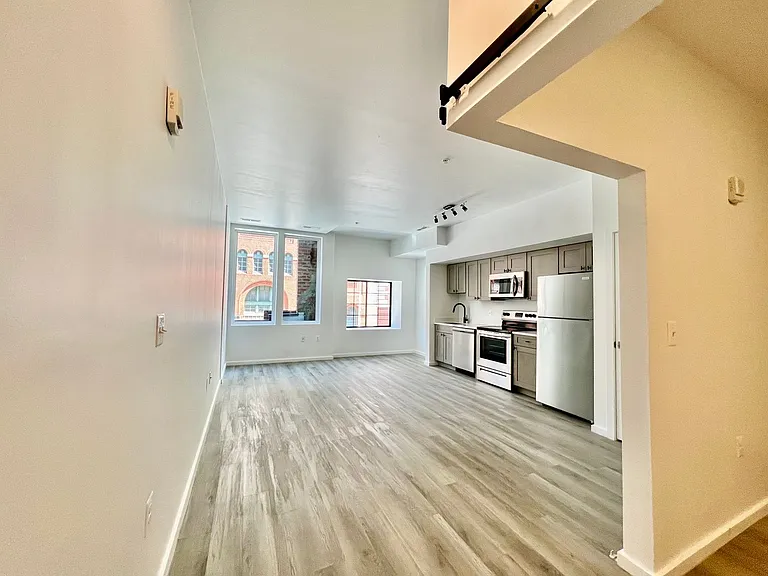 725 W Pratt St. — Photo 62