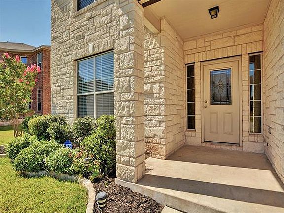 4th image of 826 Red Fern Dr