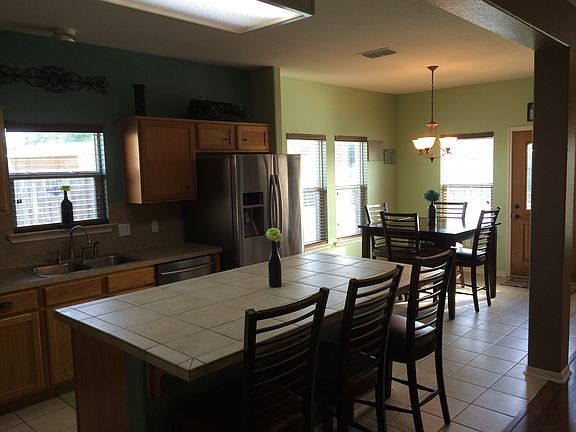 Kitchen/Breakfast Nook