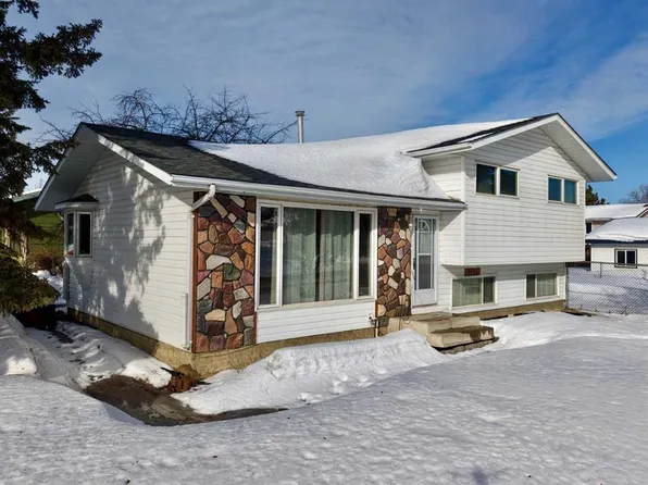 9714 E 77th Ave, Peace River, AB T8S 1C9