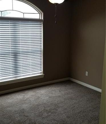 5th image of 1563 N Hazeltine Dr