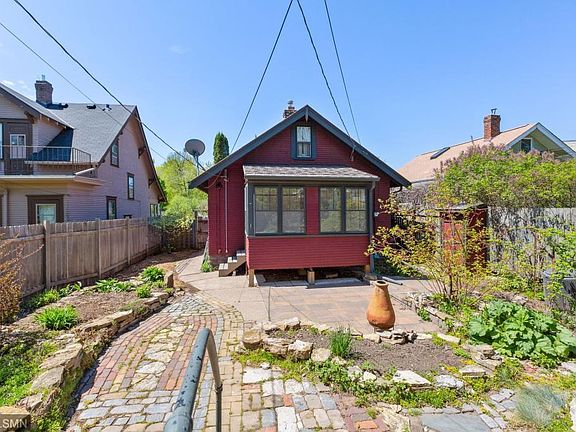 4th image of 618 Gotzian St