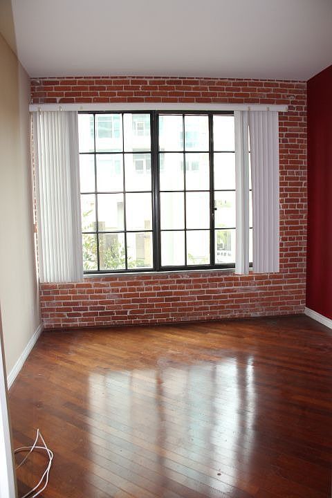 2nd image of 500 W Harbor Dr Unit 1606