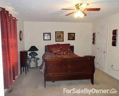 Master Bedroom
						:
						Queen size bed shown with walk-in closet