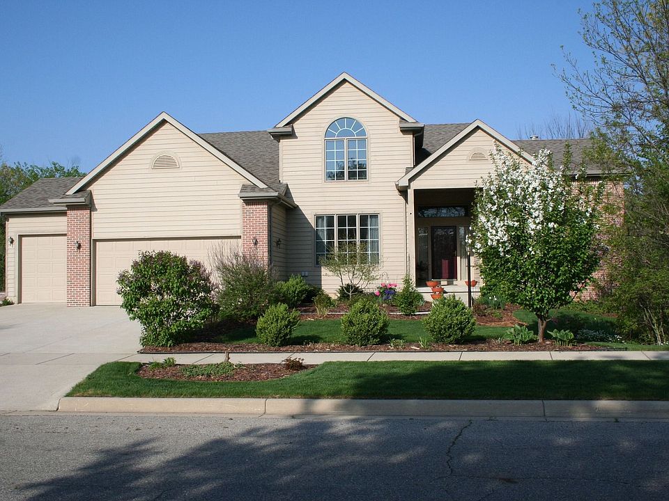 5 BR/ 3.5 Bath House