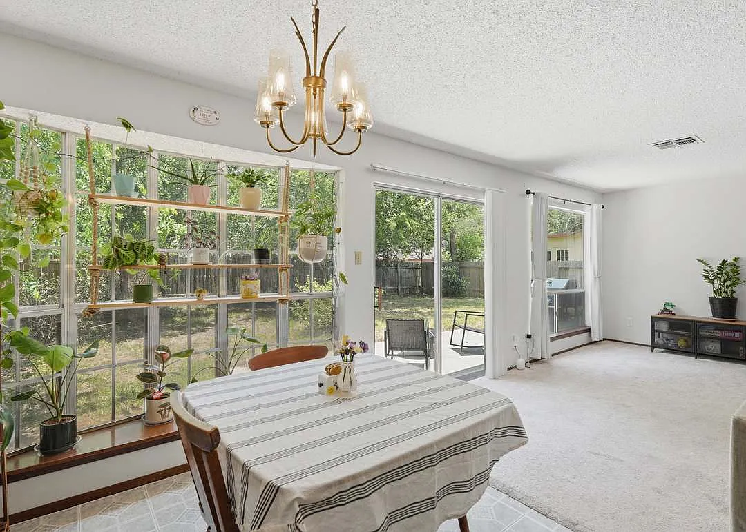 3 bed, 1128 sqft, $1,750 — Photo 3