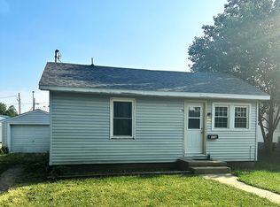 458 E Pine St, Paxton, IL 60957