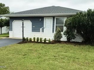 7 Bonasse Street, Toms River, NJ 08757