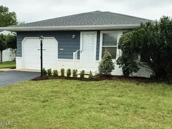 7 Bonasse Street, Toms River, NJ 08757