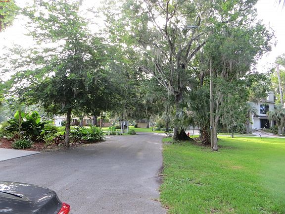 5th image of 940 NW 5th Ter
