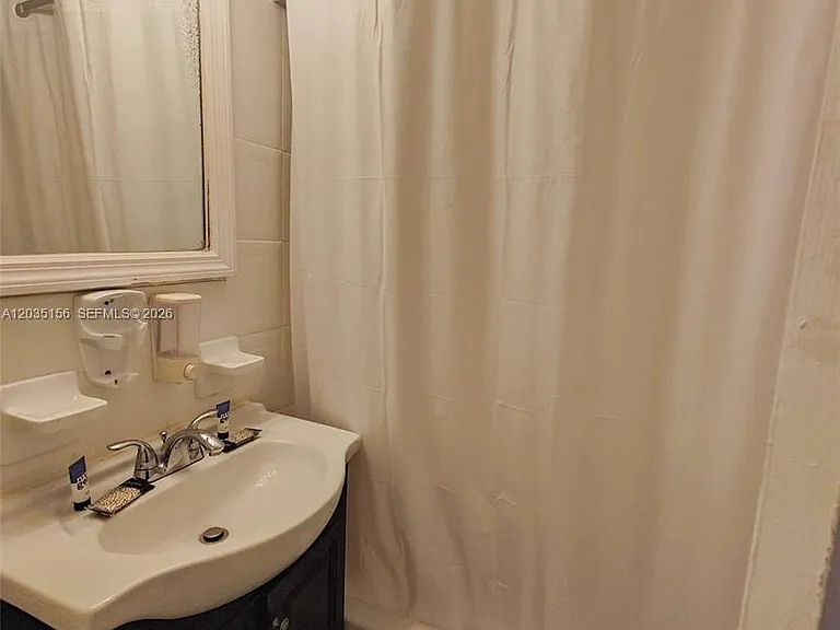 6345 Collins Ave #830 — Photo 18