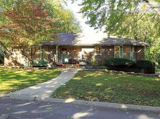 6020 Westridge Rd, Kansas City, MO 64133