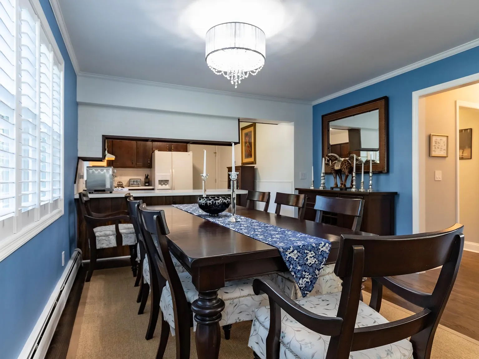 4 bed, 1680 sqft, $3,995 — Photo 3