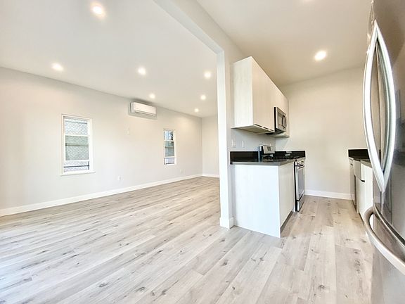 5th image of 141 N Swall Dr APT 6