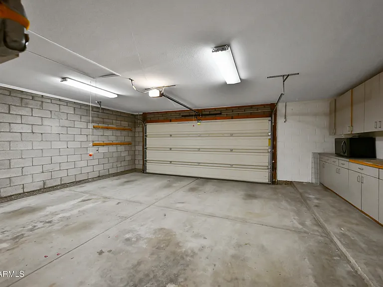 324 W Willow Ave — Photo 31