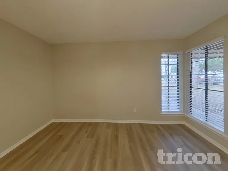 1020 Almond Dr — Photo 6