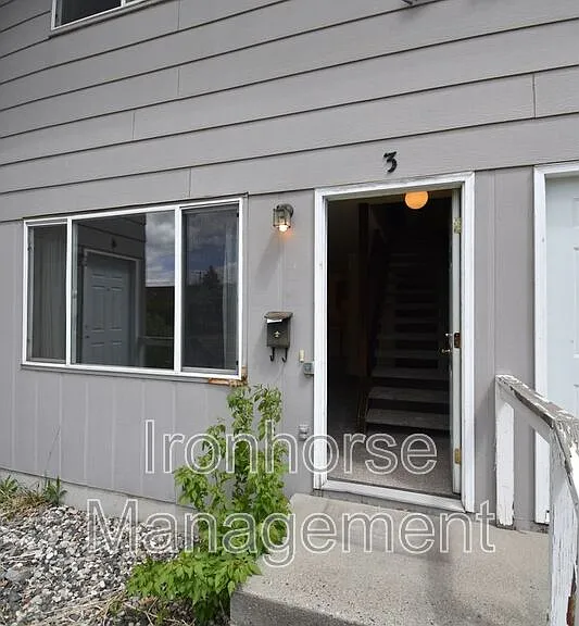 530 N Rouse Ave #3 — Photo 1