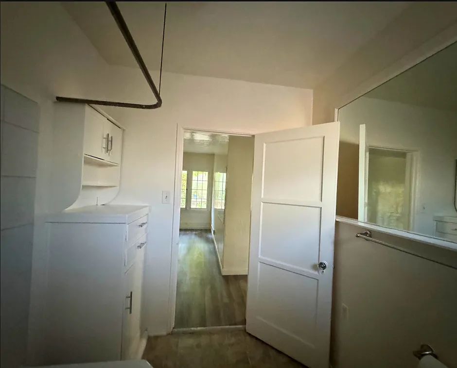 1 bed, 550 sqft, $2,350 — Photo 3