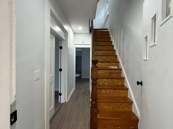 407 Elm Street image 10 of 20