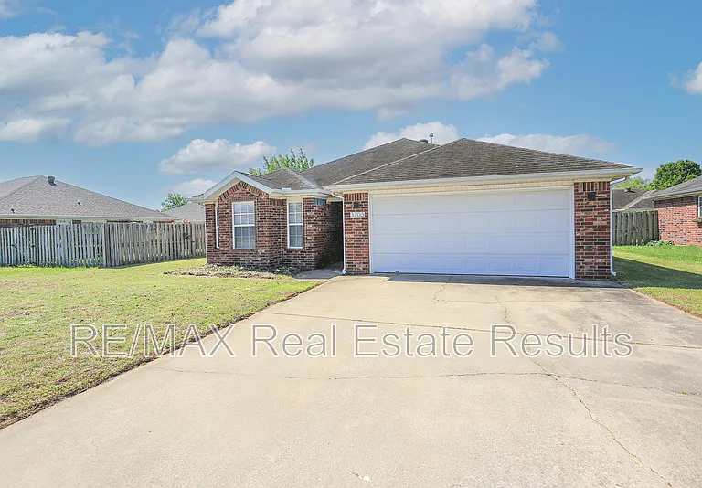 3703 SW Carriageway Ave — Photo 3