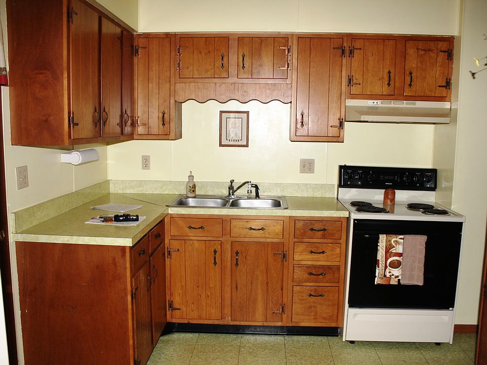 2nd image of 105 W Penn St