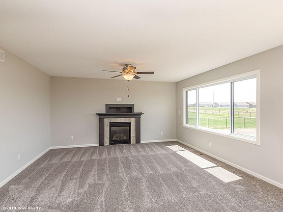 3rd image of 113 Summit Cir NW