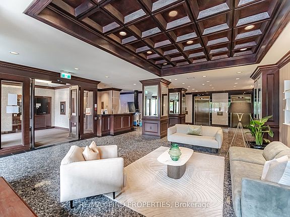 4th image of 30 Wellington St E #901