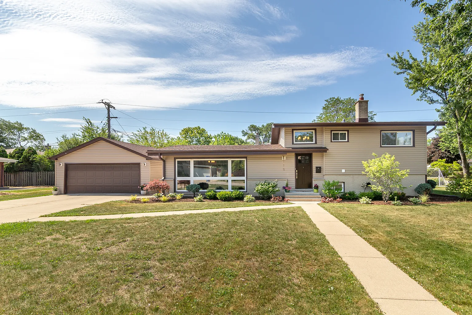 115 James Ct photo 1