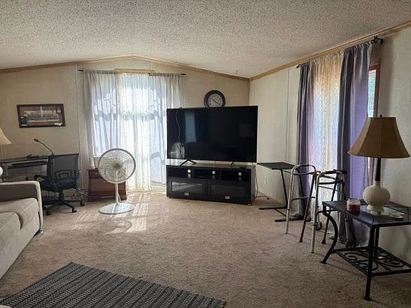 3rd image of 4 Fair Oaks Dr