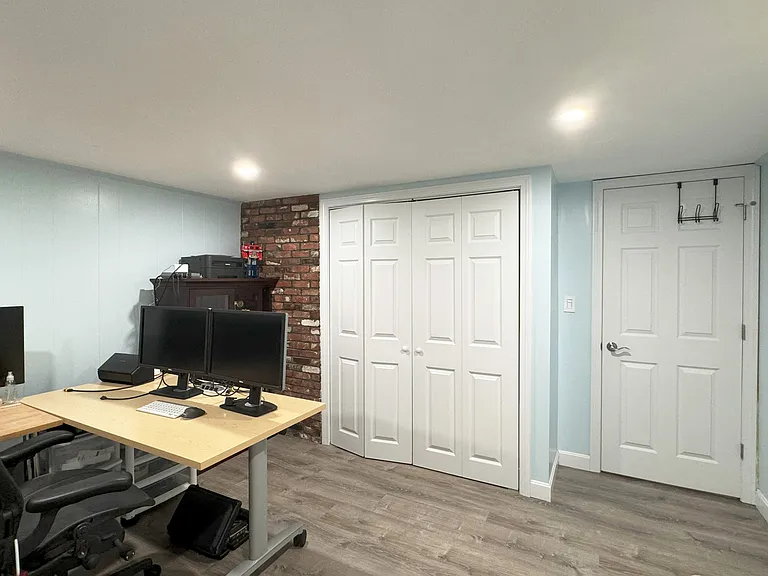 10 Meadowview Rd — Photo 24