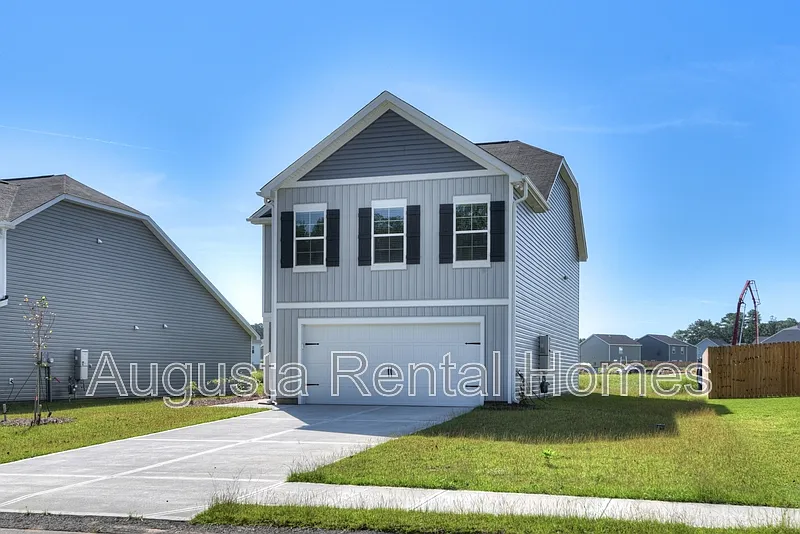4 bed, 2.5 bath, 2075 sqft, $2,175 — Photo 3
