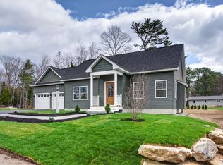 29 Forest Glenn Lane, Topsham, ME 04086