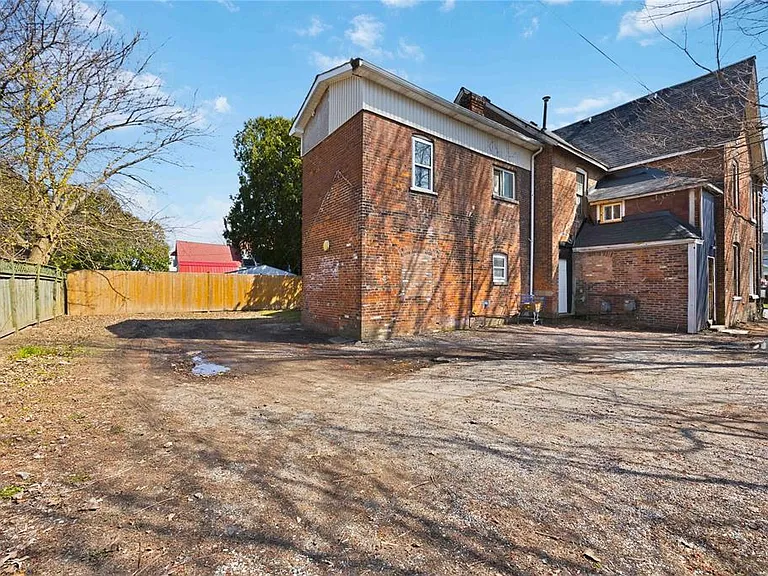 131 Margaret Ave #3 — Photo 11