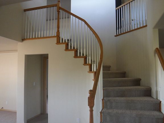 stairs to family rm.