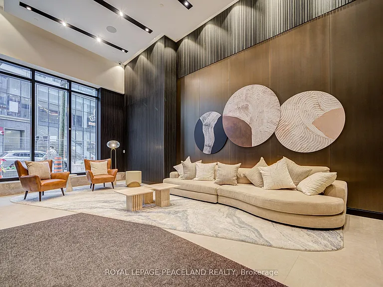 20 Soudan Ave #1809 — Photo 2