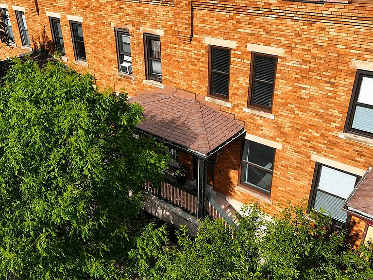 982 Highland St — Photo 22