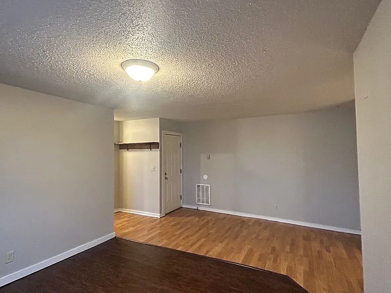 The Heritage House — Photo 14