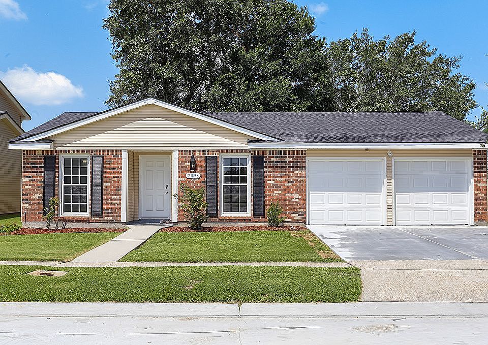 1st image of 2476 Woodmere Blvd