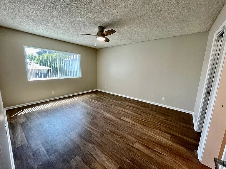 4485 Kansas St — Photo 13