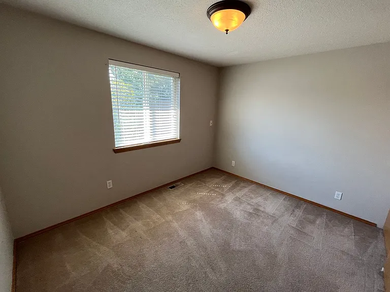 3109 NE Cromwell Ct — Photo 14