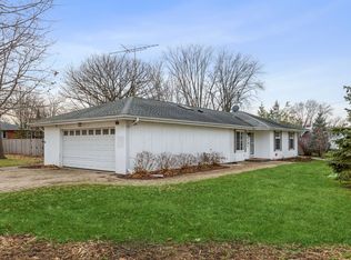 2415 Plum Tree Rd, Lindenhurst, IL 60046